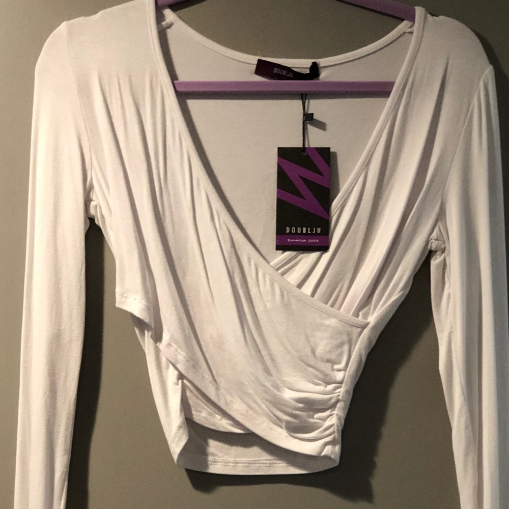 White top; sexy; crop top
